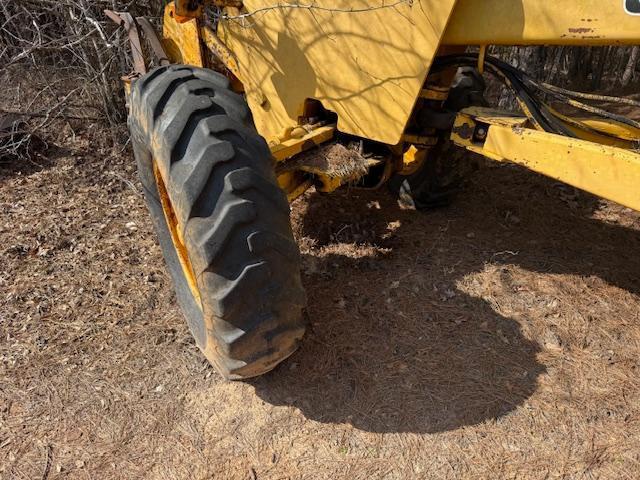 John Deere 570B