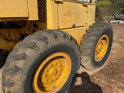 John Deere 570B