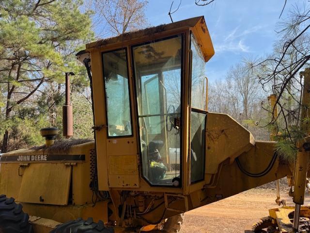 John Deere 570B
