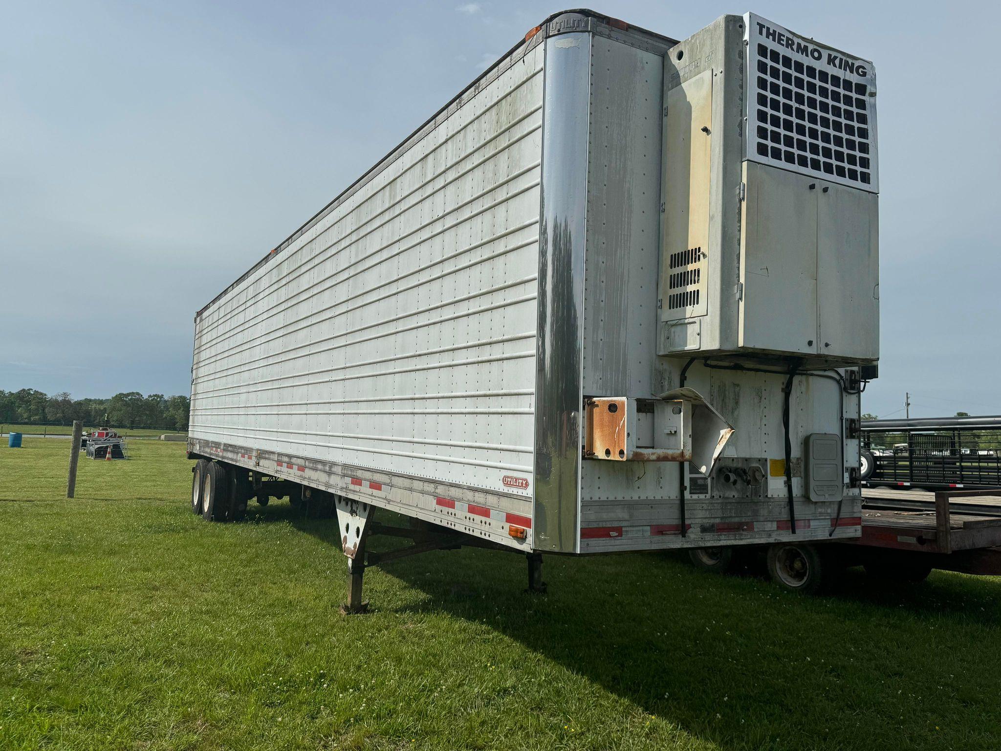Utility dry van trailer
