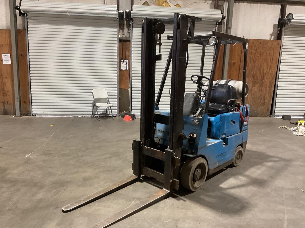 CATERPILLAR FORKLIFT
