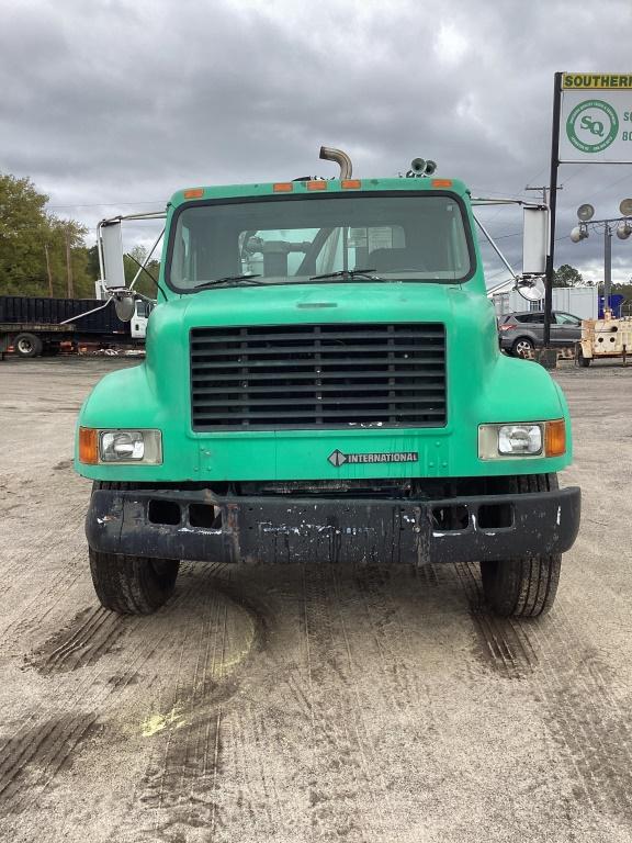 2000 INTERNATIONAL 4900 VAC TRUCK