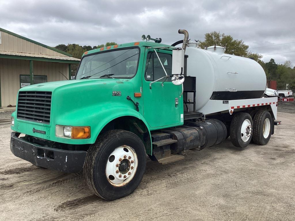 2000 INTERNATIONAL 4900 VAC TRUCK