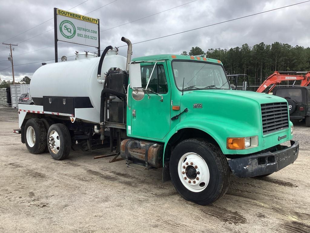 2000 INTERNATIONAL 4900 VAC TRUCK