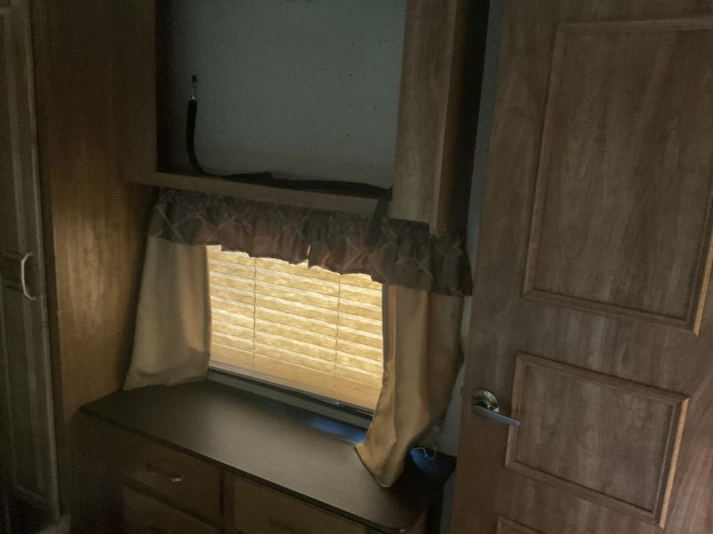 2017 LAREDO 5TH WHEEL CAMPER