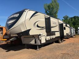 2017 LAREDO 5TH WHEEL CAMPER