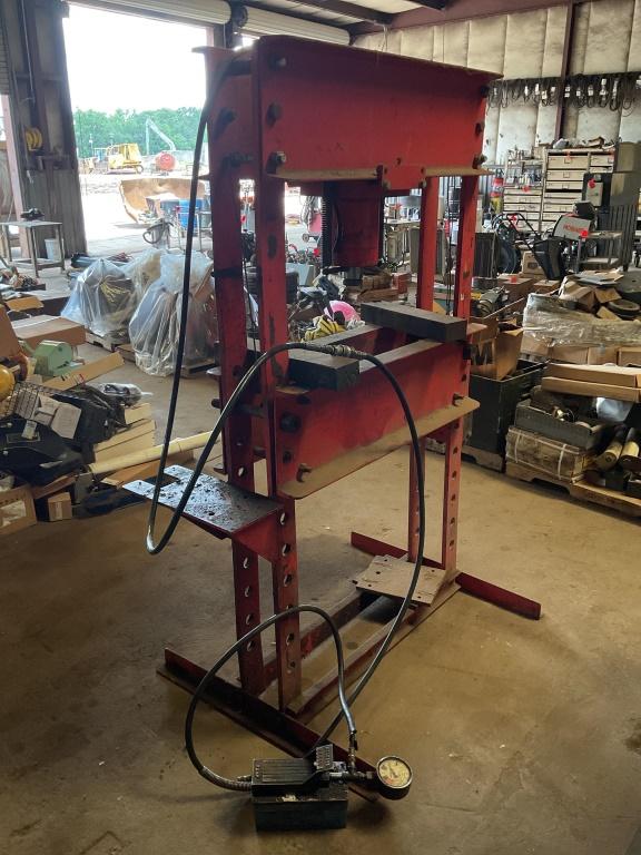 2001 NUGIER H75-4.5 HYDRAULIC PRESS