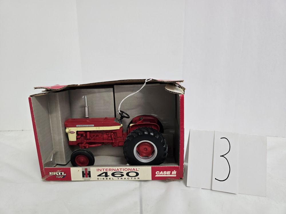 Ertl 1/16 IH 460 diesel stock number 14405A box is far conndition