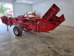 IH Baler 445 T with 15 thrower completely restored  showroom condition