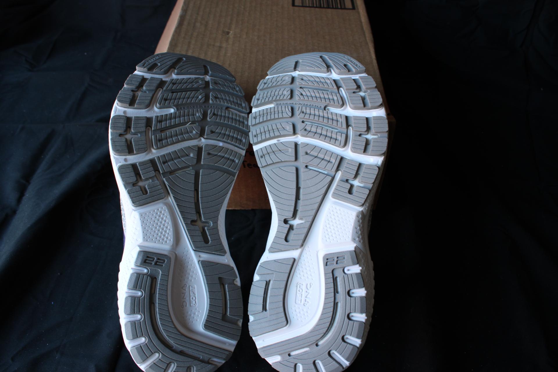 Brooks Adrenaline GTS Womens Shoe