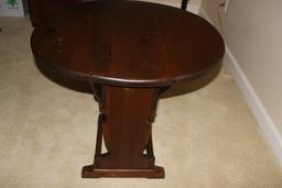 Ethan Allen Small Drop leaf table