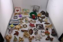 Lot 7 Costume Jewelry Brooches & Pins