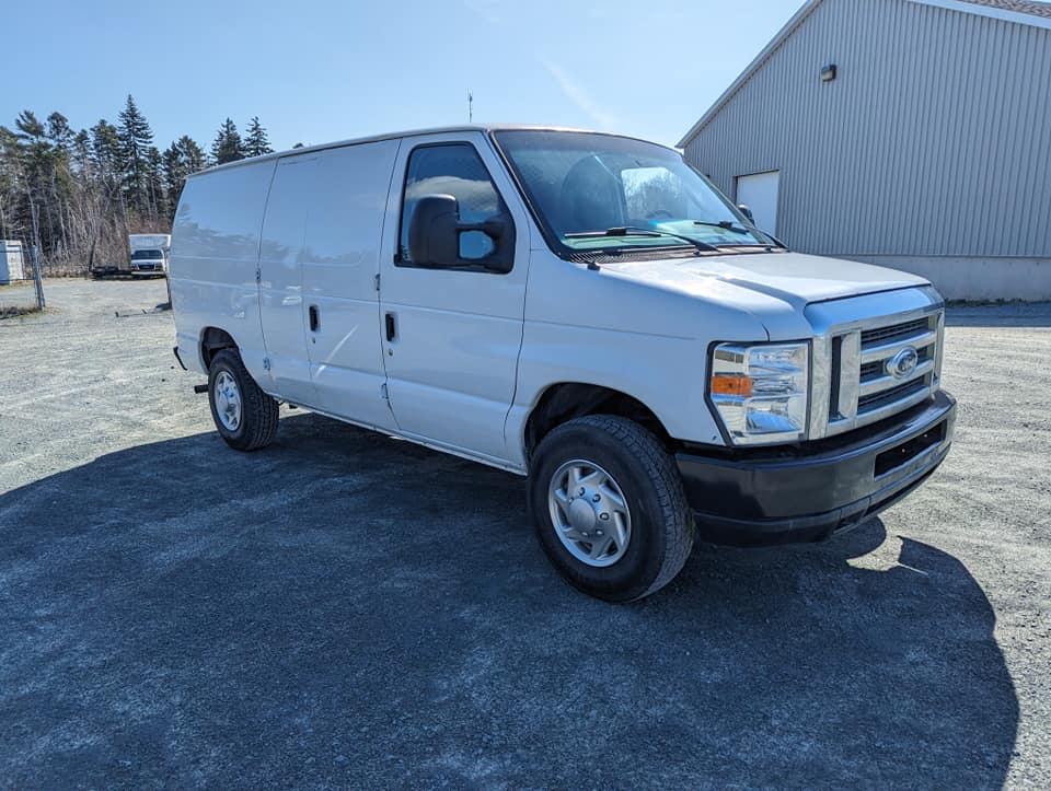 2014 FORD E250 CARGO