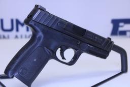 Smith & Wesson SD9 9mm