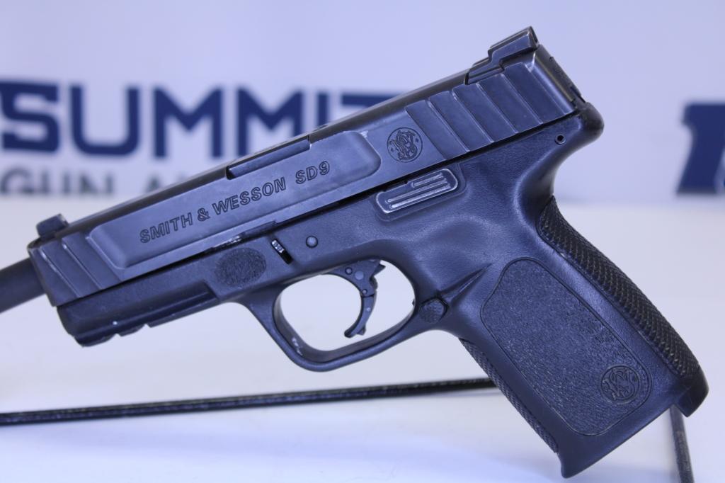 Smith & Wesson SD9 9mm