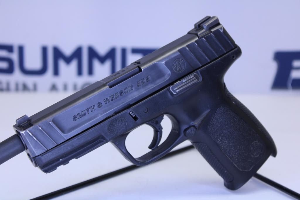 Smith & Wesson SD9 9mm