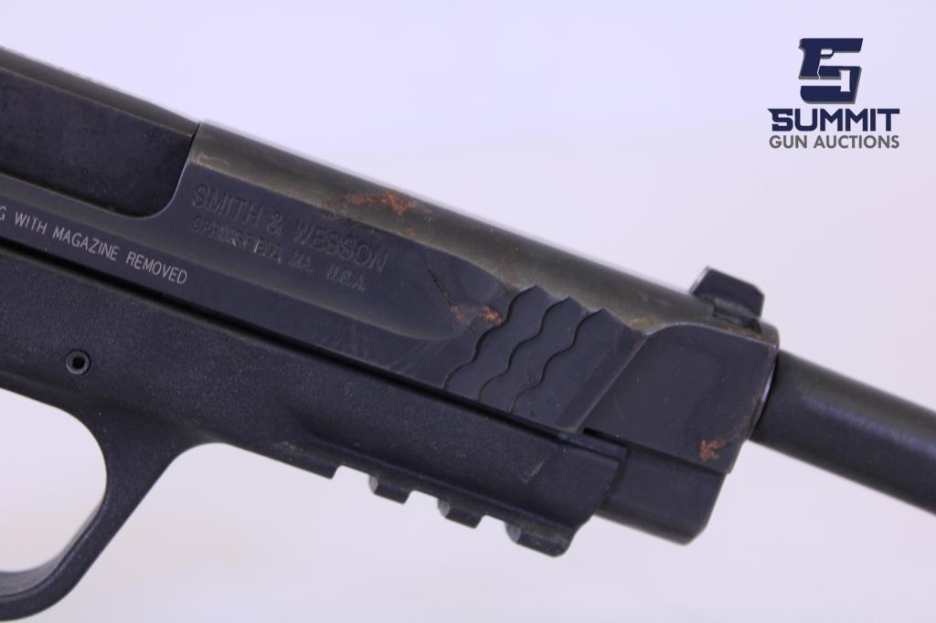 Smith & Wesson M&P45 .45 Auto