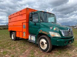 2009 HINO 238 CHIP TRUCK