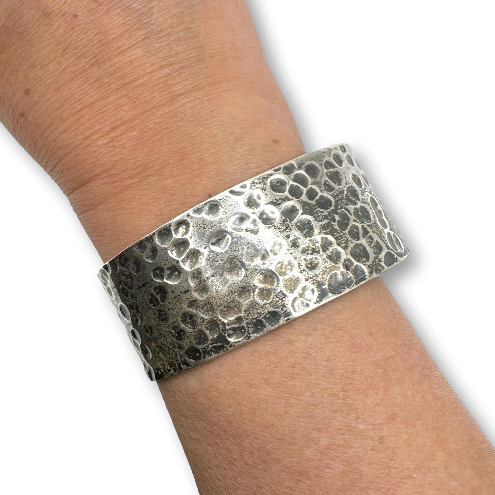 Vintage Los Ballesteros Mexican Sterling Silver Hammered Bangle Bracelet