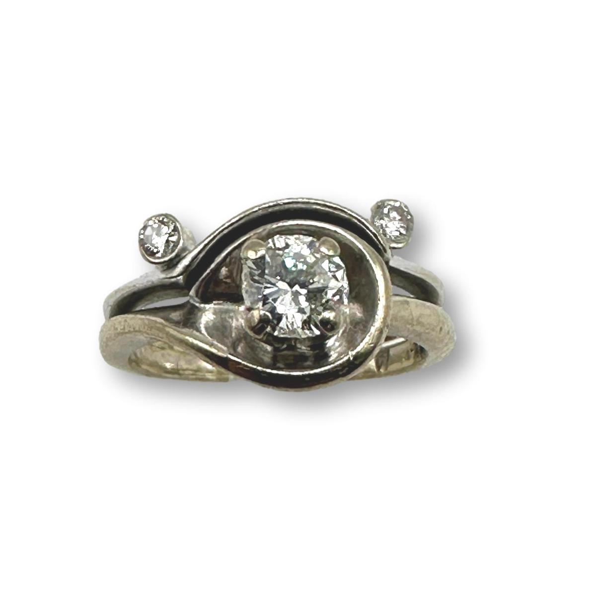 14K White Gold Diamond Ring