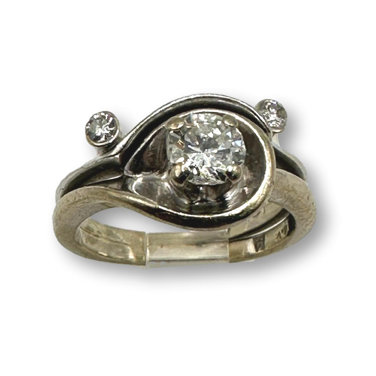 14K White Gold Diamond Ring