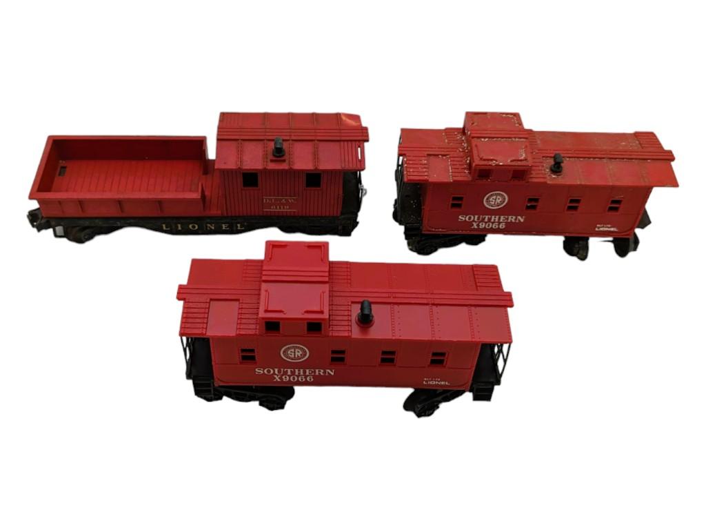 Lot of 3 Lionel Southern Train Cabooses