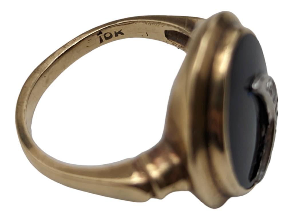 10K Ladies Moon Ring - size 6-Onix?