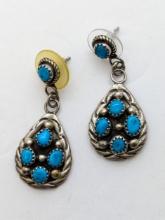 Vintage Sterling Silver Turquoise Ladies Dangly Earrings