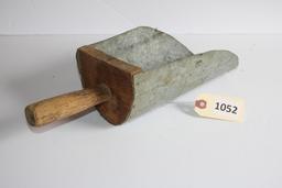 Wood/Metal Scoop