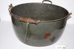 Enamel Pot with Handle