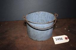 Enamel bucket with handel
