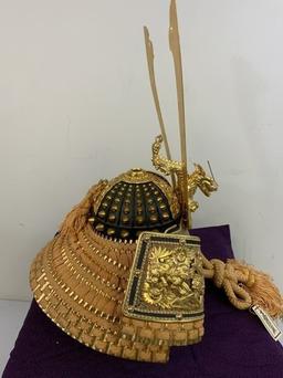 JAPAN VINTAGE JAPANESE SAMURAI DISPLAY DOLL KABUTO HELMET WITH TRUNK