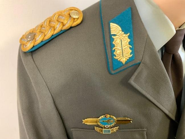 EAST GERMANY DDR LUFTWAFFE GENERAL COMPLETE DRESS UNIFORM