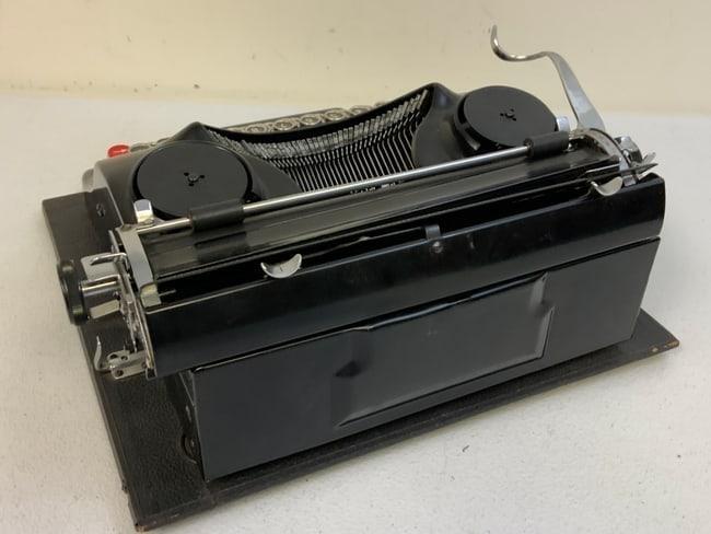 WWII GERMAN 1941 SS GROMA MODEL N TYPEWRITER WITH SS RUNES KEY