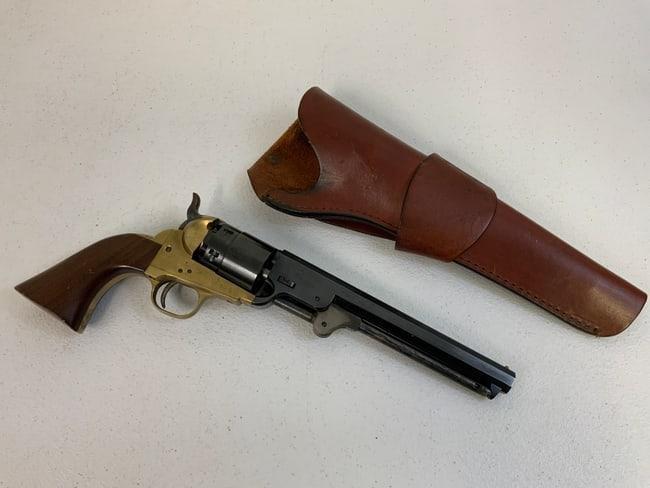 COLT 1851 NAVY PERCUSSION REVOLVER BY F. LLIPIETTA ITALIAN REPRODUCTION WITH HOLSTER