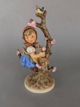 Goebel Hummel Figurine Apple Tree Girl 141 V 11 High