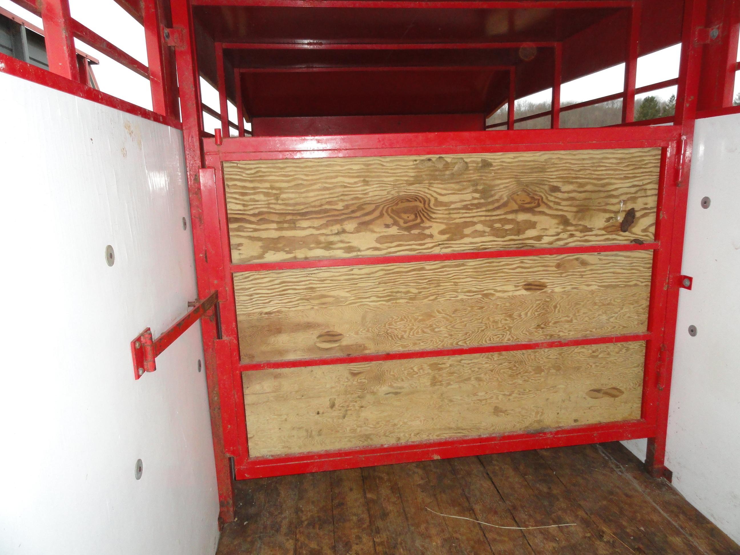 2005 14ft H & S Steel cattle trailer.  Has original certificate of orgin (NO TITLE)