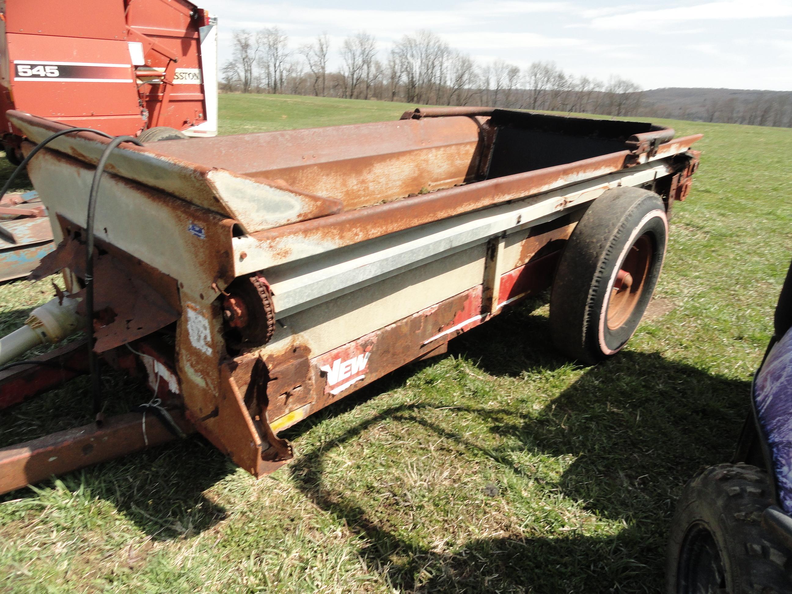 New Holland manure spreader.  ROUGH SHAPE.  No shaft