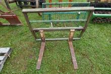 JD style quick attach pallet forks