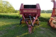 New Holland 630 round baler