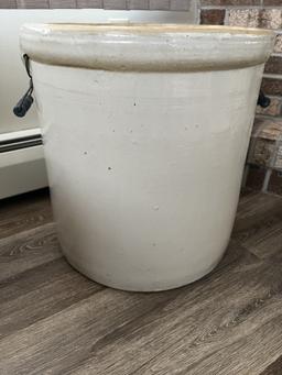 Buckeye Pottery Blue Ribbon 15 Gallon Crock-D Wood Handles