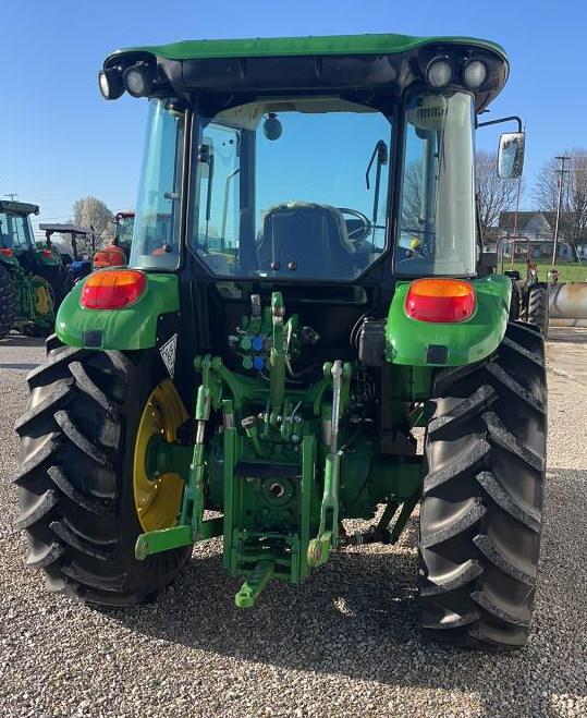 2016 John Deere 5075M