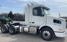 2013 Volvo VNM42630