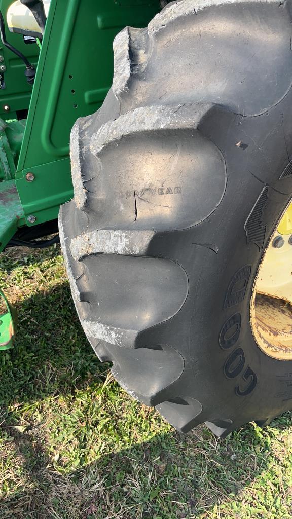 John Deere 5075E