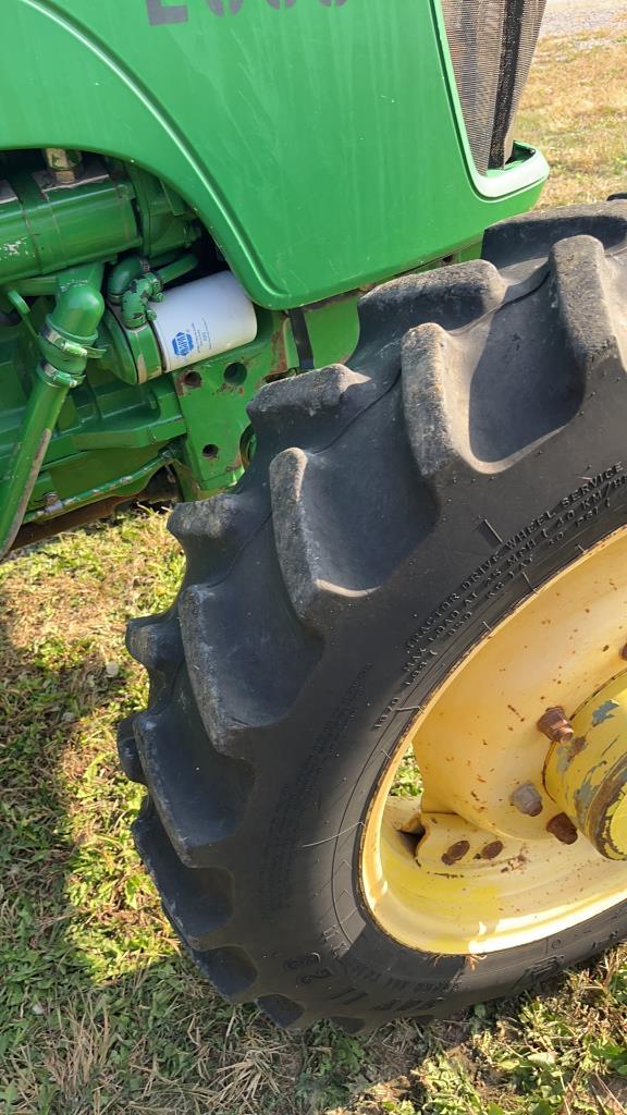 John Deere 5075E