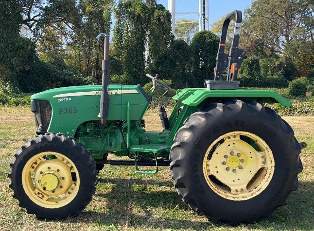 John Deere 5075E