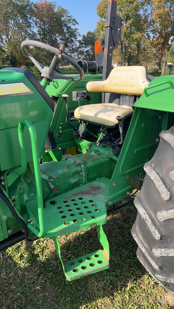 John Deere 5075E