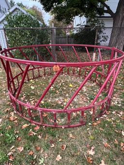 round bale feeder