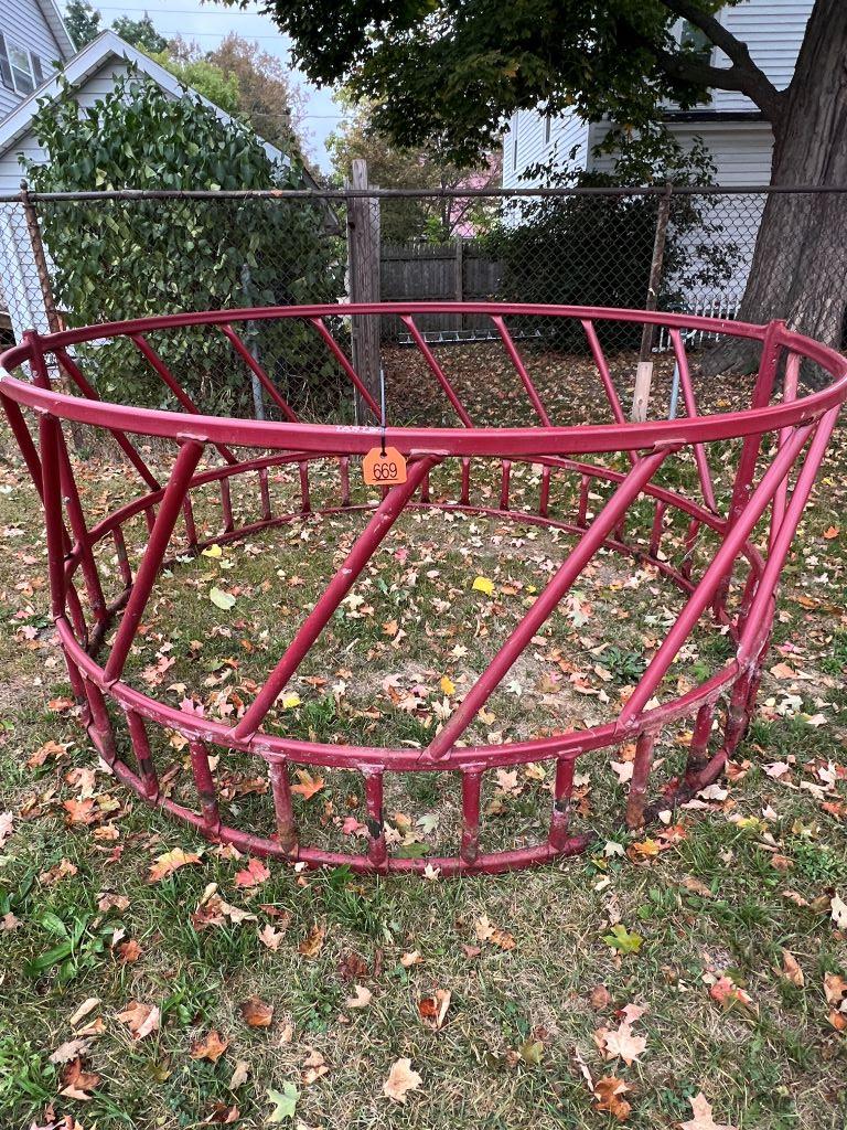 round bale feeder