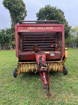 New Holland 851  Round Baler  WORKS